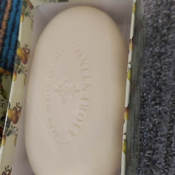 Saponificio Artgianale Fiirentinio Pera Pear Soap 10.5 oz - Picture 2 of 4